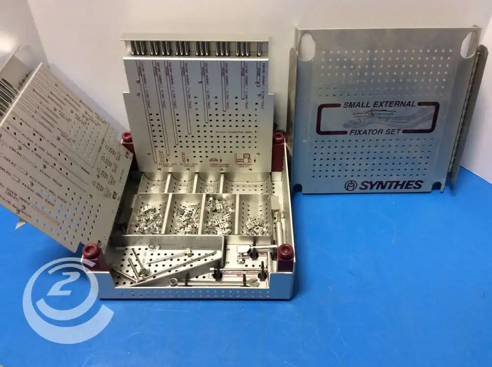 Synthes Fixator set