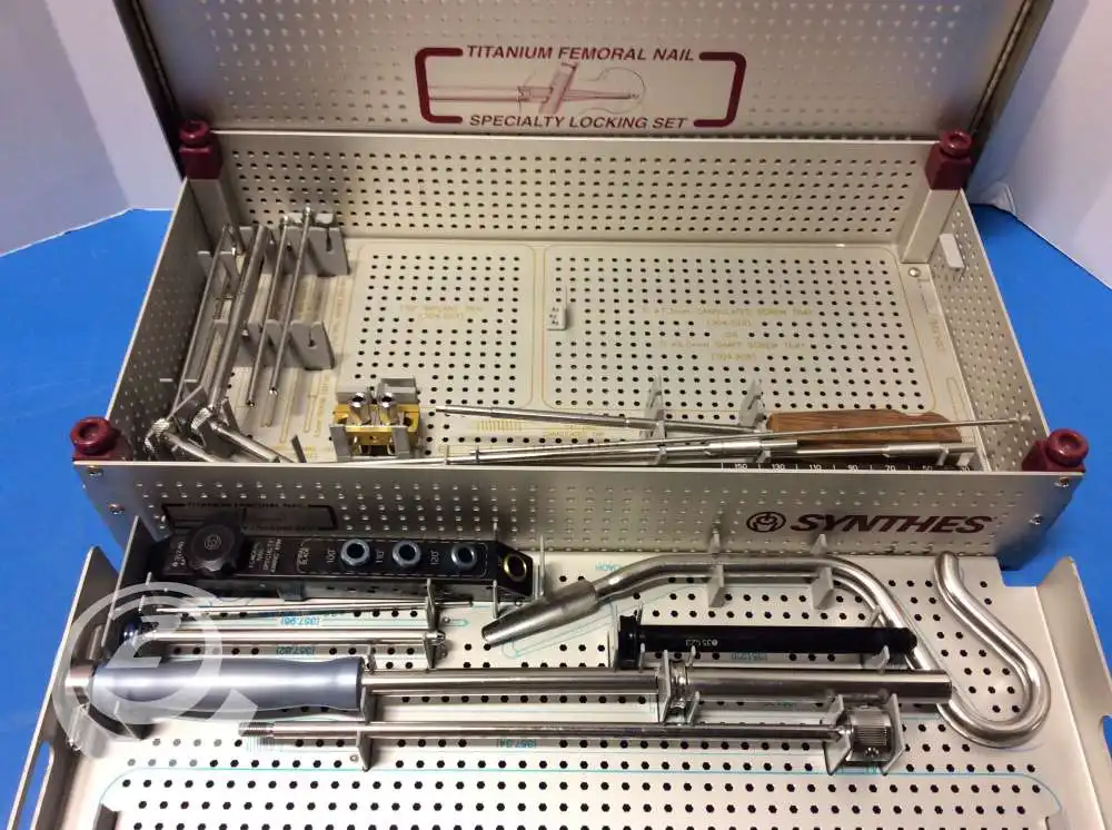 Synthes Titanium femoral nail specialty locking set